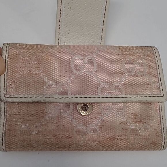 Authentic Gucci Keychain Holder - Picture 7 of 11